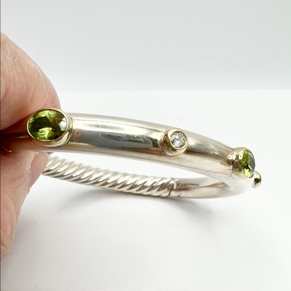 David Yurman 18K Gold, Peridot & Diamond Hinged Bangle Bracelet - Picture 4 of 16